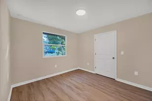 3058 Palmadelia Ave, Sarasota, FL 34234 - Photo 15