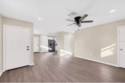 3058 Palmadelia Avenue, Sarasota, FL 34234 - Photo 5