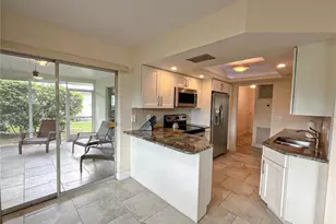 3337 Springmill Cir, Sarasota, FL 34239 - Photo 21