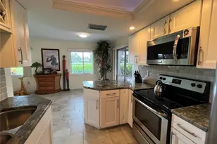 3337 Springmill Cir, Sarasota, FL 34239 - Photo 19