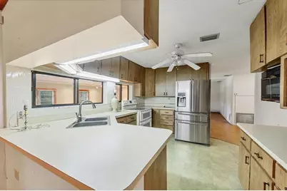 3034 Proctor Road, Sarasota, FL 34231 - Photo 7