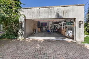 457 Woodland Dr, Sarasota, FL 34234 - Photo 53