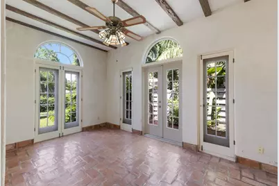 457 Woodland Drive, Sarasota, FL 34234 - Photo 3