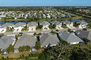 4025 Wildgrass Pl, Parrish, FL 34219 - Photo 9