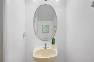 3811 Parkridge Cir, Sarasota, FL 34243 - Photo 15