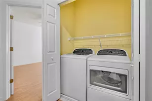 3811 Parkridge Cir, Sarasota, FL 34243 - Photo 33