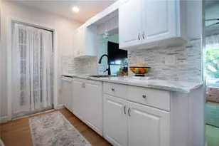 808 Mandarin Cir, Bradenton, FL 34208 - Photo 19