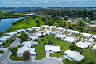 808 Mandarin Cir, Bradenton, FL 34208 - Photo 3