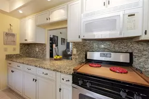 4846 Village Gardens Dr, Sarasota, FL 34234 - Photo 3