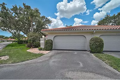 7341 Golf Pointe Circle, Sarasota, FL 34243 - Photo 3