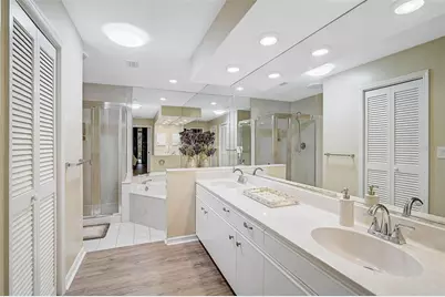 7341 Golf Pointe Circle, Sarasota, FL 34243 - Photo 21