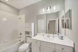 6964 White Willow Ct, Sarasota, FL 34243 - Photo 11