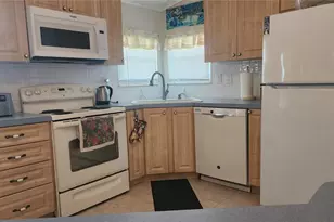 10 S Botany Bay Cir, Englewood, FL 34223 - Photo 3