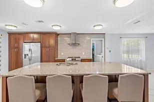 7082 W Country Club Dr N, Sarasota, FL 34243 - Photo 21