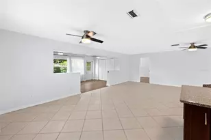 7082 W Country Club Dr N, Sarasota, FL 34243 - Photo 19