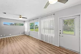 7082 W Country Club Dr N, Sarasota, FL 34243 - Photo 29