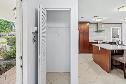 7082 W Country Club Drive N #7082, Sarasota, FL 34243 - Photo 13