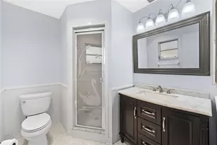 7082 W Country Club Dr N, Sarasota, FL 34243 - Photo 43