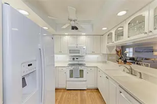 1247 Edgewater Cir, Bradenton, FL 34209 - Photo 7