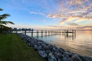 1000 Tocobaga Ln, Sarasota, FL 34236 - Photo 9