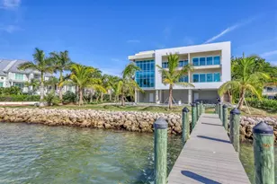 1000 Tocobaga Ln, Sarasota, FL 34236 - Photo 5