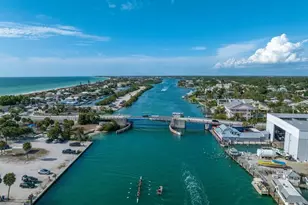 1743 Lake Pl, Venice, FL 34293 - Photo 35