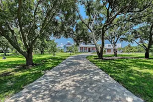 6910 211th St E, Bradenton, FL 34211 - Photo 11