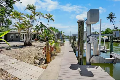 428 Siesta Drive, Sarasota, FL 34242 - Photo 3