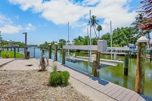 428 Siesta Dr, Sarasota, FL 34242 - Photo 5