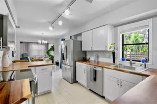 428 Siesta Dr, Sarasota, FL 34242 - Photo 17