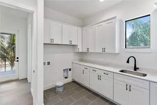 569 Bayview Dr, Longboat Key, FL 34228 - Photo 31
