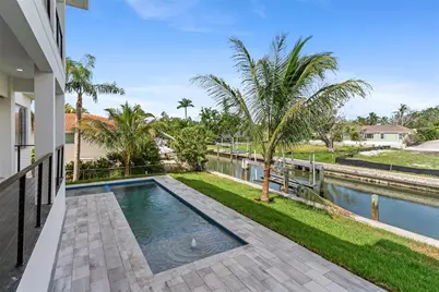 569 Bayview Drive, Longboat Key, FL 34228 - Photo 9