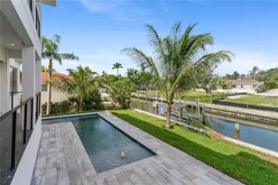 569 Bayview Dr, Longboat Key, FL 34228 - Photo 9