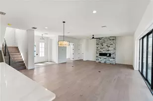 569 Bayview Dr, Longboat Key, FL 34228 - Photo 33