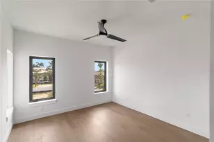 569 Bayview Dr, Longboat Key, FL 34228 - Photo 73