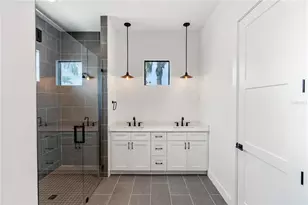 569 Bayview Dr, Longboat Key, FL 34228 - Photo 25