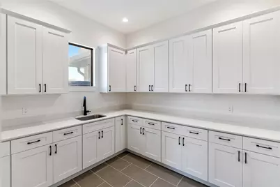 569 Bayview Drive, Longboat Key, FL 34228 - Photo 29