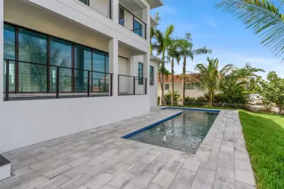 569 Bayview Drive, Longboat Key, FL 34228 - Photo 11