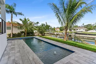 569 Bayview Dr, Longboat Key, FL 34228 - Photo 11