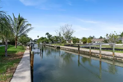 569 Bayview Drive, Longboat Key, FL 34228 - Photo 13