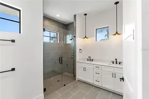 569 Bayview Dr, Longboat Key, FL 34228 - Photo 25