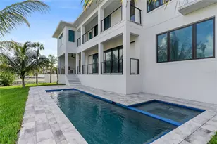 569 Bayview Dr, Longboat Key, FL 34228 - Photo 17