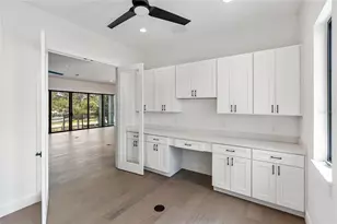 569 Bayview Dr, Longboat Key, FL 34228 - Photo 39