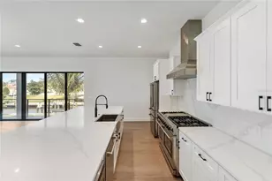 569 Bayview Dr, Longboat Key, FL 34228 - Photo 45