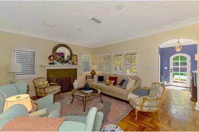 3838 Flores Avenue, Sarasota, FL 34239 - Photo 9