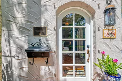 3838 Flores Avenue, Sarasota, FL 34239 - Photo 7