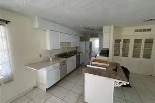 626 Chevy Chase Dr, Sarasota, FL 34243 - Photo 3