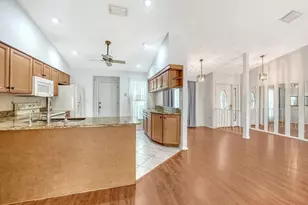 6675 Easton Dr, Sarasota, FL 34238 - Photo 13