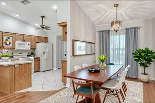 6675 Easton Dr, Sarasota, FL 34238 - Photo 9