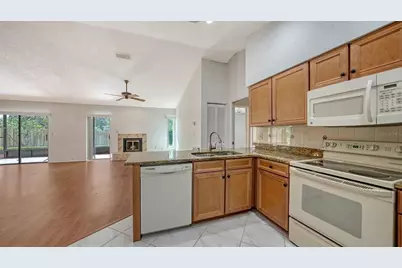 6675 Easton Drive, Sarasota, FL 34238 - Photo 17